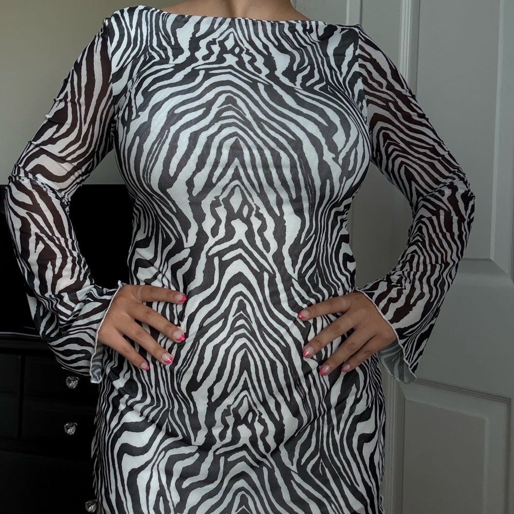 Black and White Zebra Print Bodycon Dress with Bell Sleeves